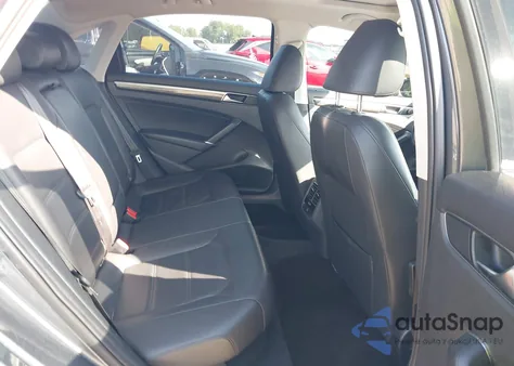 2018 Volkswagen Passat 2.0T Se из США, поврежденный, VIN 1VWBA7A35JC035895